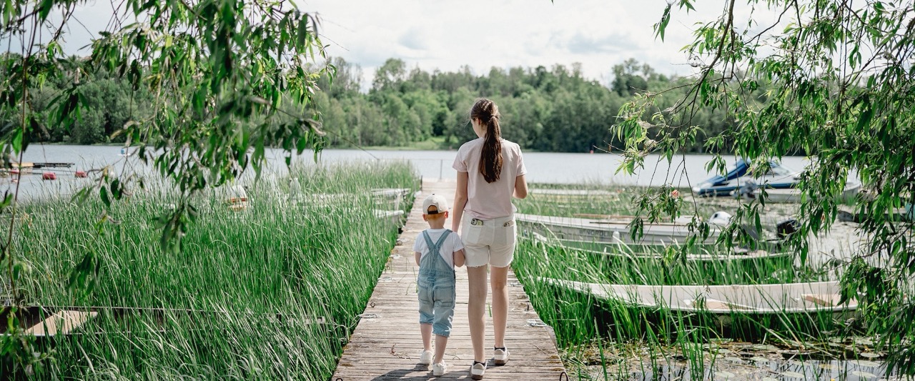 Lapsed Viljandi järve paadisillal