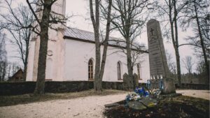 Vabadussõja mälestussammas Kolga-Jaanis (Viljandi Turismiinfokeskus).