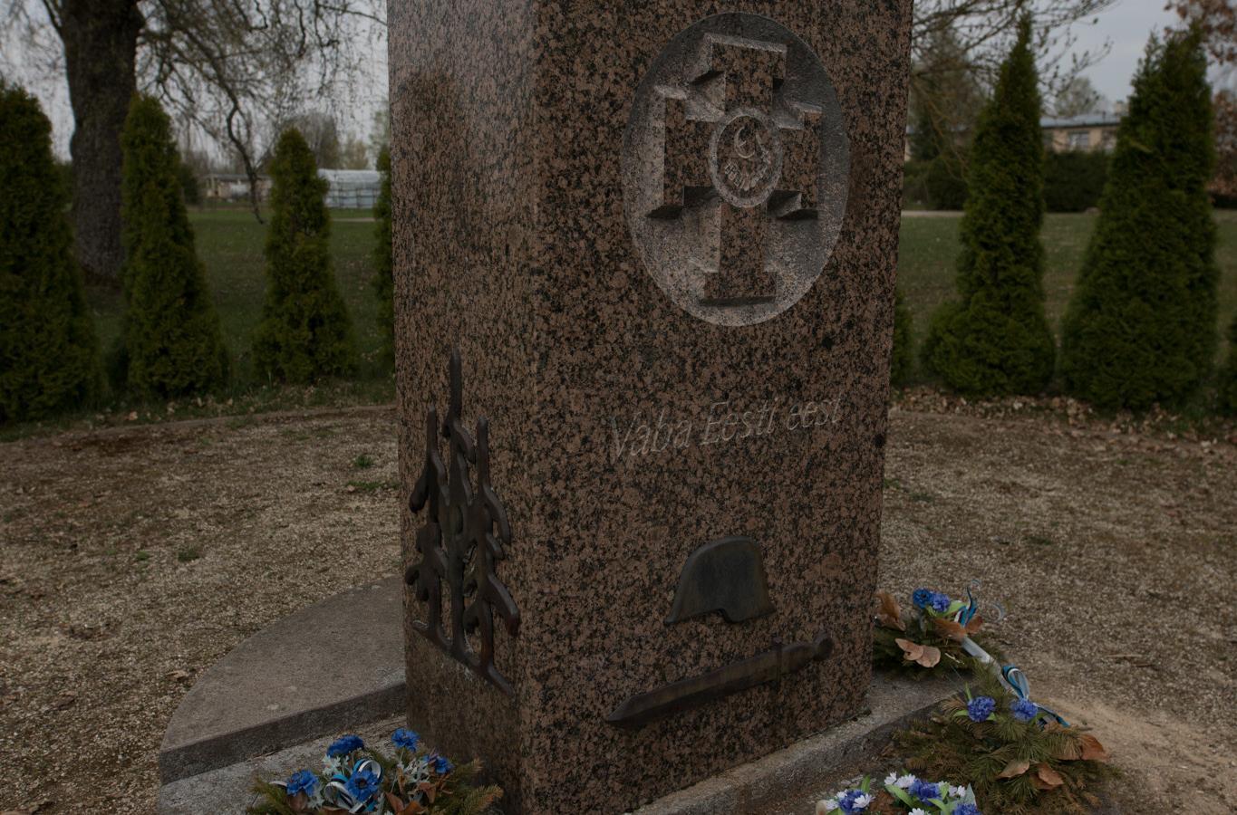 Vabadussõjas langenute mälestussammas Paistus (Viljandi Turismiinfokeskus).