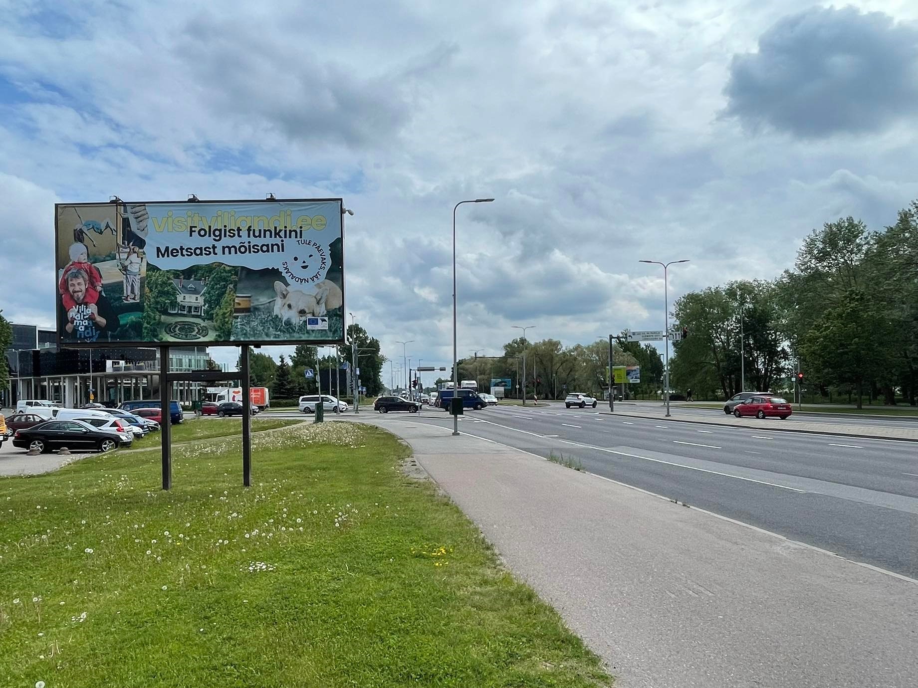 Visit Viljandi reklaam Tallinnas Ülemiste keskuse ja Tartu mnt vahel. (Foto: Mega Meedia)