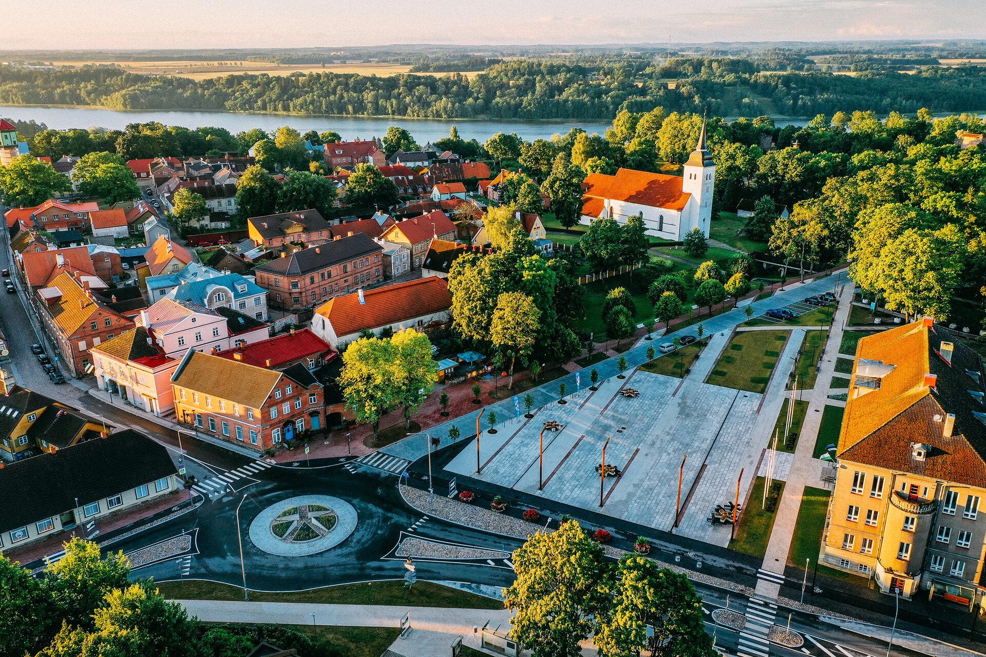 Viljandi linnatuur – jalutuskäik vanalinnas (Siim Verner Teder).