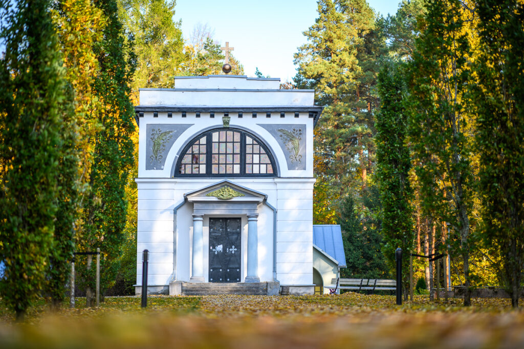 Barclay de Tollyn mausoleumi. Kuva: Sven Začek