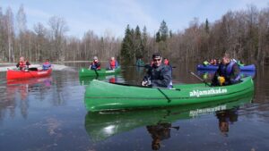 Canoeing in Soomaa National Park during the Fifth Season (ahjamatkad.ee).