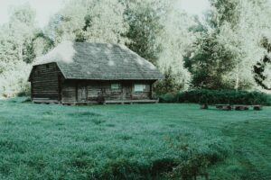 Oksa oak meadow and resting place at Soomaa (Annika Vihmann).
