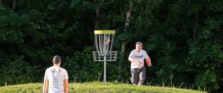 Holstre-Polli Spordikeskus/ discgolf (Holstre-Polli Spordikeskus).