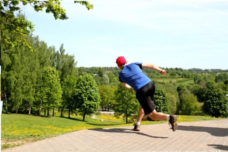 Viljandi Rotary Disku golfa parks (Viljandi Rotary Discgolf park).