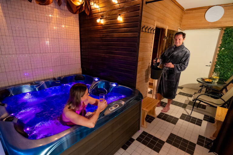 SPA Hotell Peetrimõisa Villa saun mullivanniga (SPA Hotell Peetrimõisa Villa).