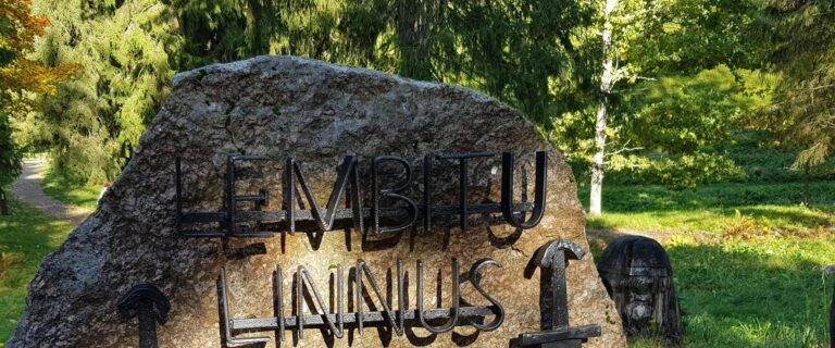 Lõhaveren Lembitun linnavuori (Viljandi Turismiinfokeskus).