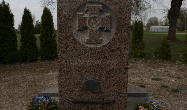 Vabadussammas Paistus (Viljandi Turismiinfokeskus).