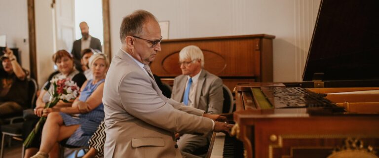 Viron kansallinen pianomuseo (Holdre Loss).