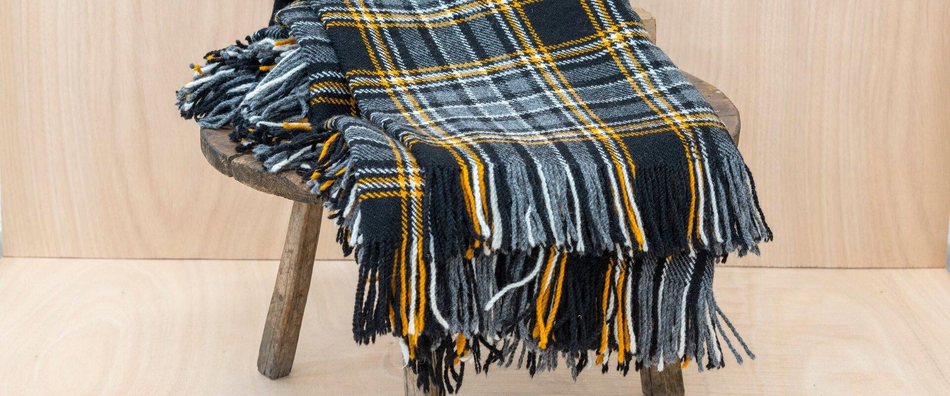 Tekstiilkäsitöö pood Olustvere mõisas (Sandra Urvak). Tekstiilkäsitöö pood Olustvere mõisas (Sandra Urvak).