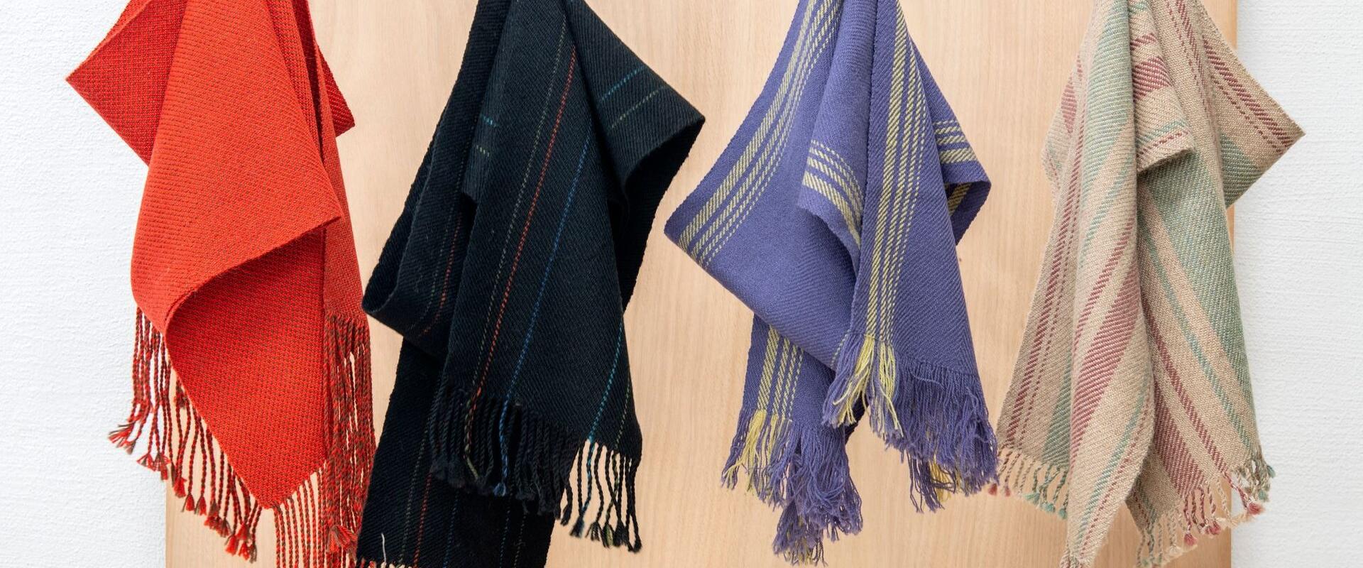 Tekstiilkäsitöö pood Olustvere mõisas (Sandra Urvak). Tekstiilkäsitöö pood Olustvere mõisas (Sandra Urvak).