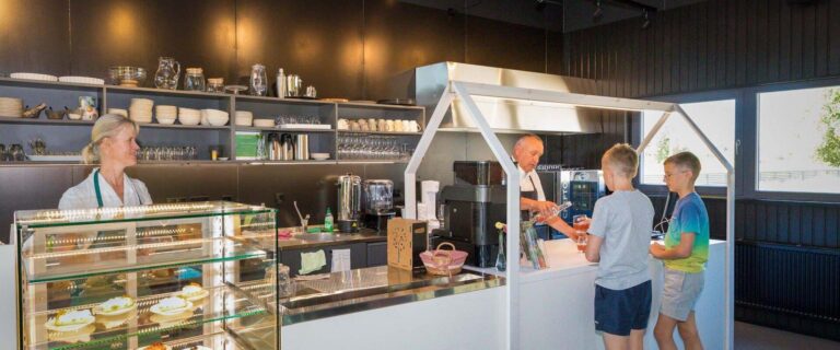 Piesta Kuusikaru farm cafe, taste of juice (Kristi Kuusmik-Orav).