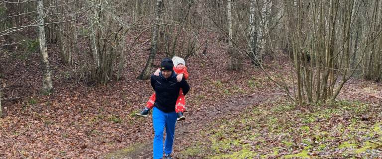 Vanaõue Puhkekeskuse jalgsimatk Sakala teel koos matkajuhiga (Liina Lõoke).