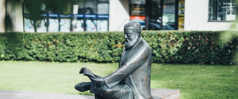 Carl Robert Jakobson Monument (Siim Verner Teder).