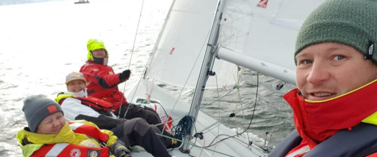 Purjetamiskoolitus Võrtsjärvel (Johan Rannast).