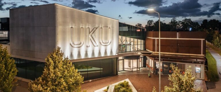 UKU Shopping Centre (Uku keskus, Kaupo Kalda).