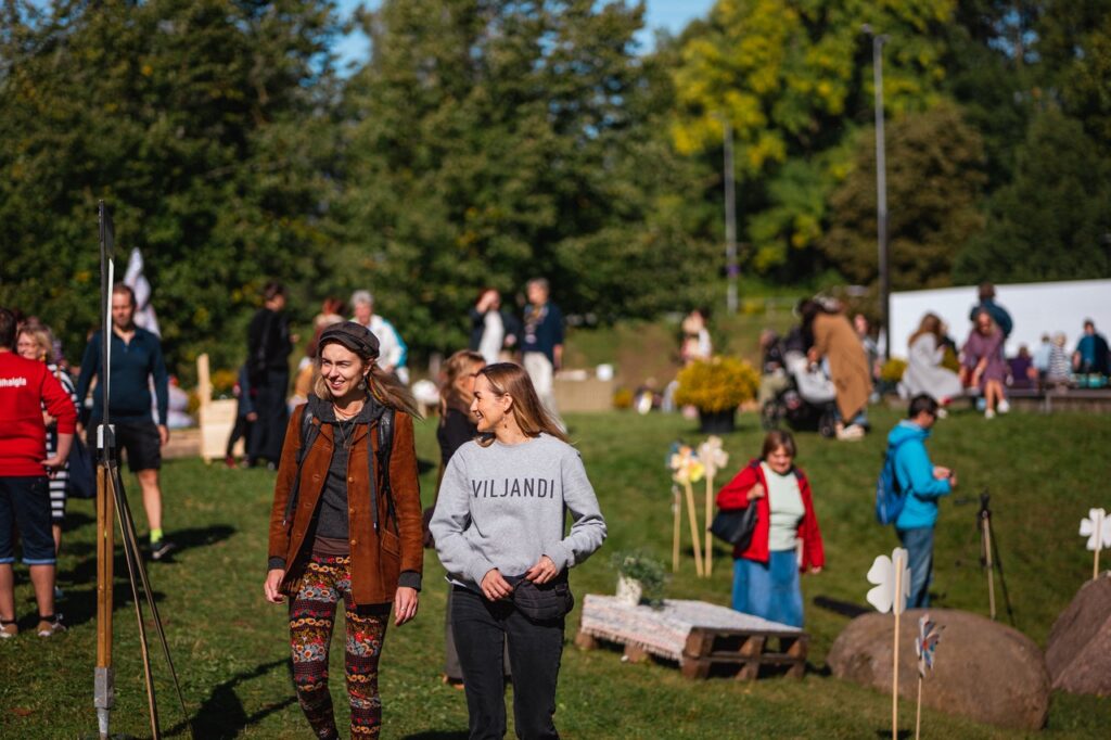 Inimesed Viljandis parandusfestivalil