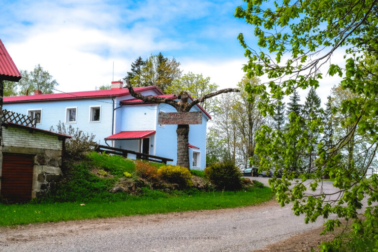 Viesu nams Pinska (Ester Karm).